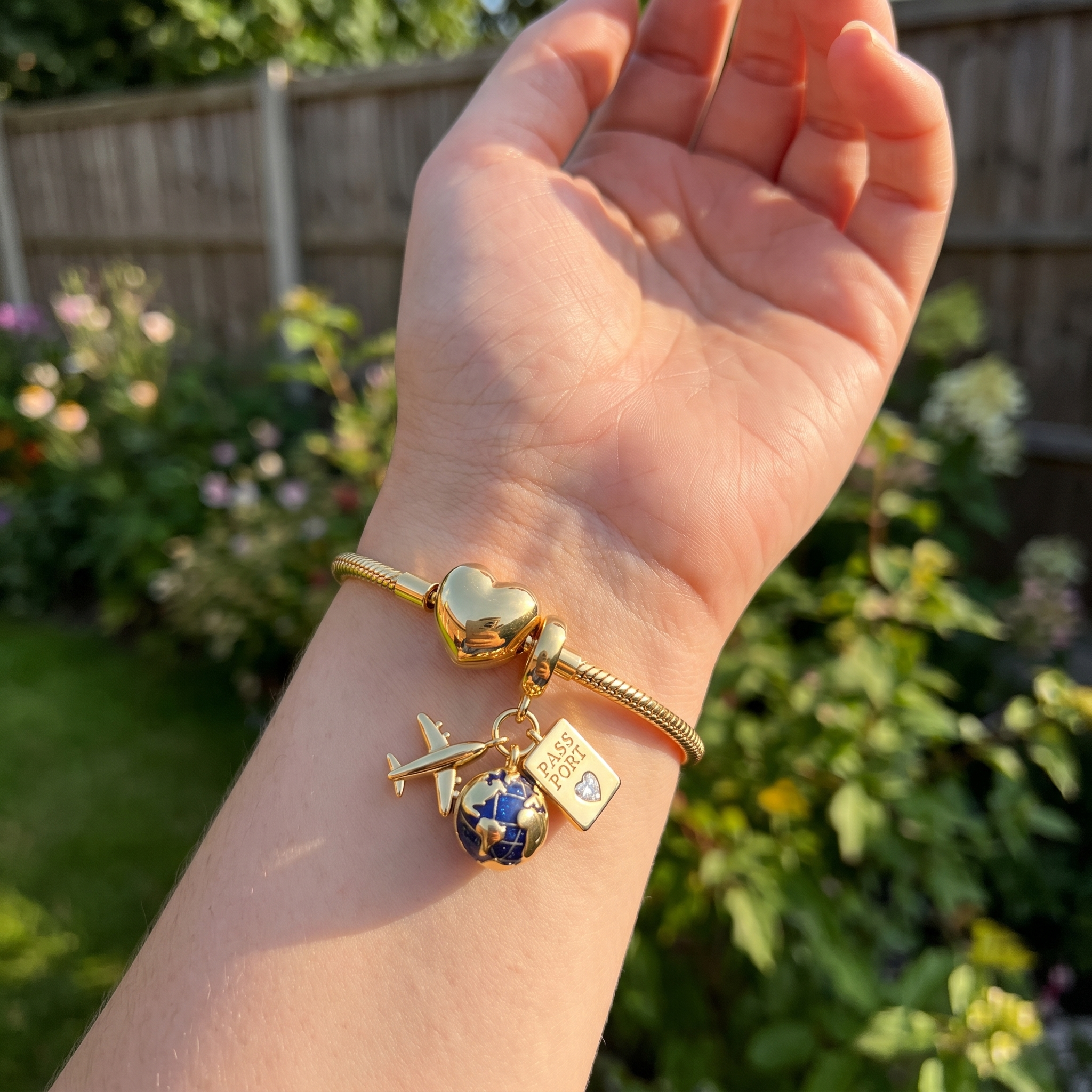 Exclusive Gold Heart Charm Bracelet