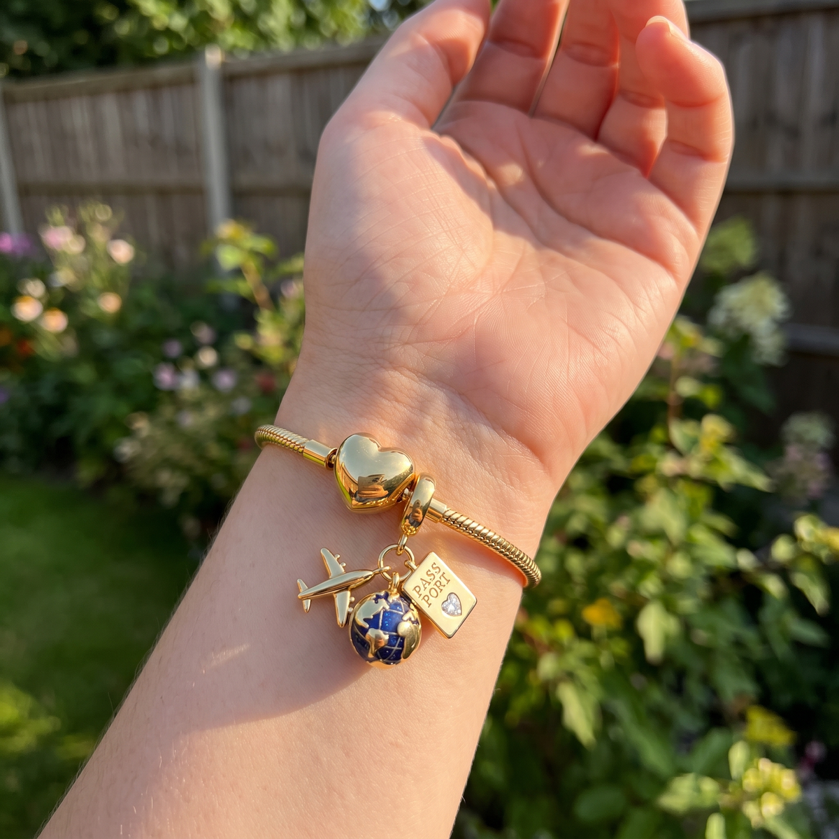 Exclusive Gold Heart Charm Bracelet